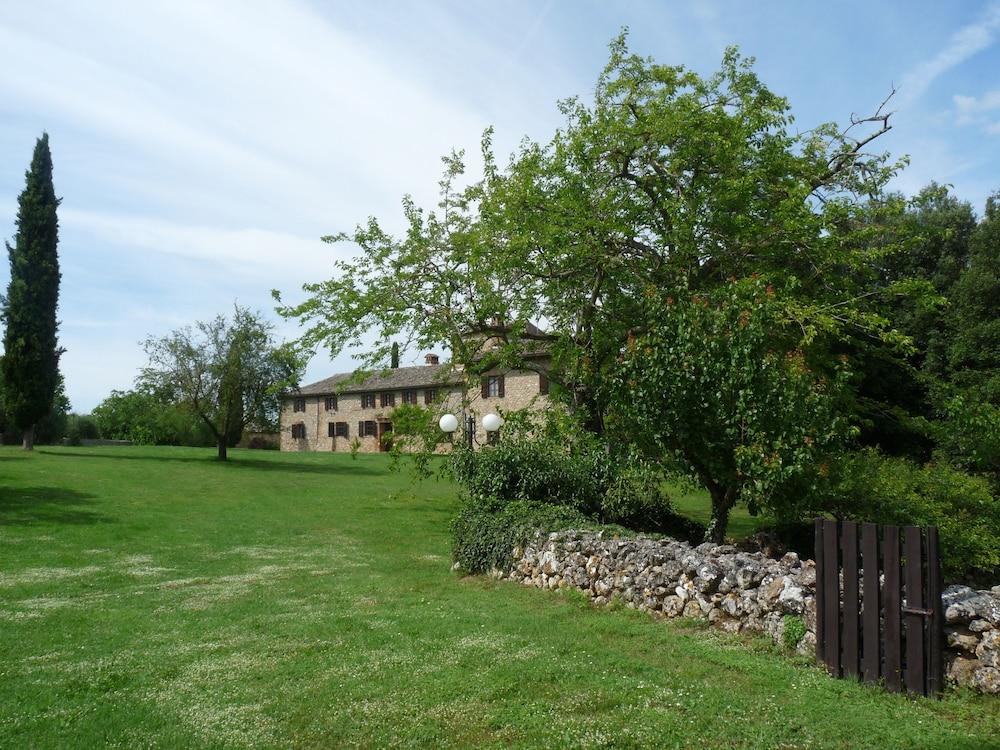 مونتيريجيوني Borgo Gallinaio المظهر الخارجي الصورة